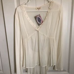 ❌SOLD❌ Women’s open back blouse